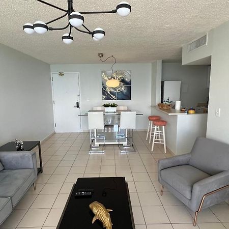 Ocean Front 2 Bedroom & Bath In Isla Verde San Juan Kültér fotó