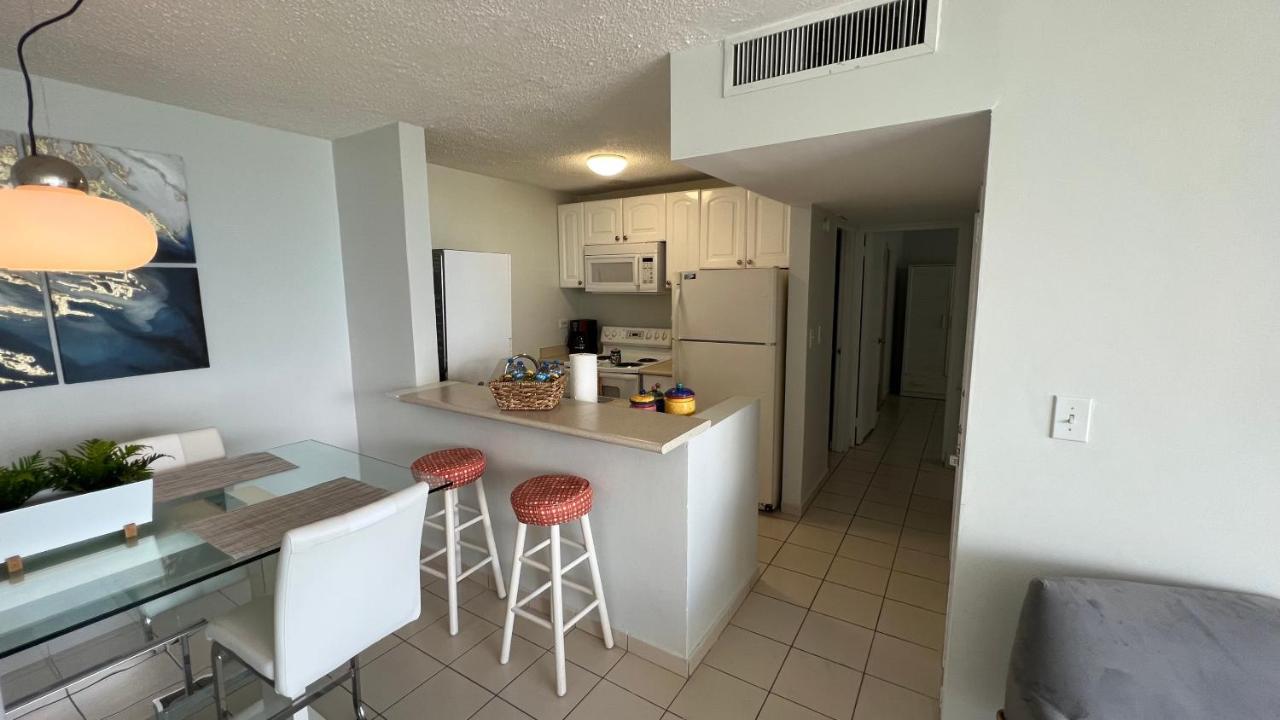 Ocean Front 2 Bedroom & Bath In Isla Verde San Juan Kültér fotó